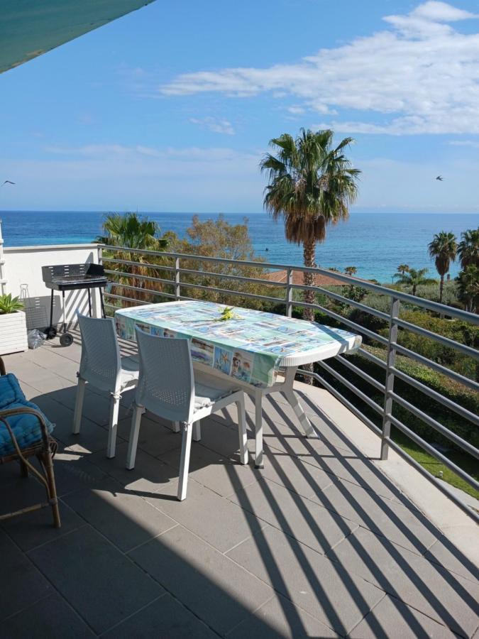 Lube Beach Home Letojanni Eksteriør bilde